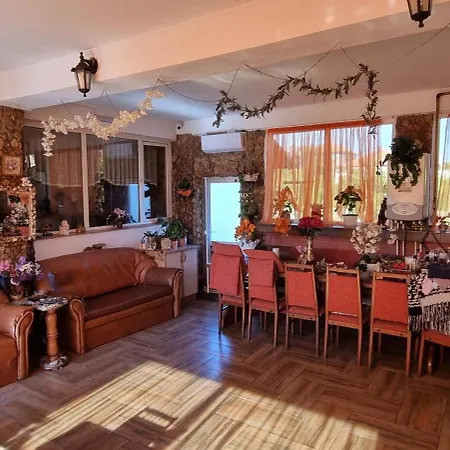 Casa Stefan * Douăzeci şi Trei August